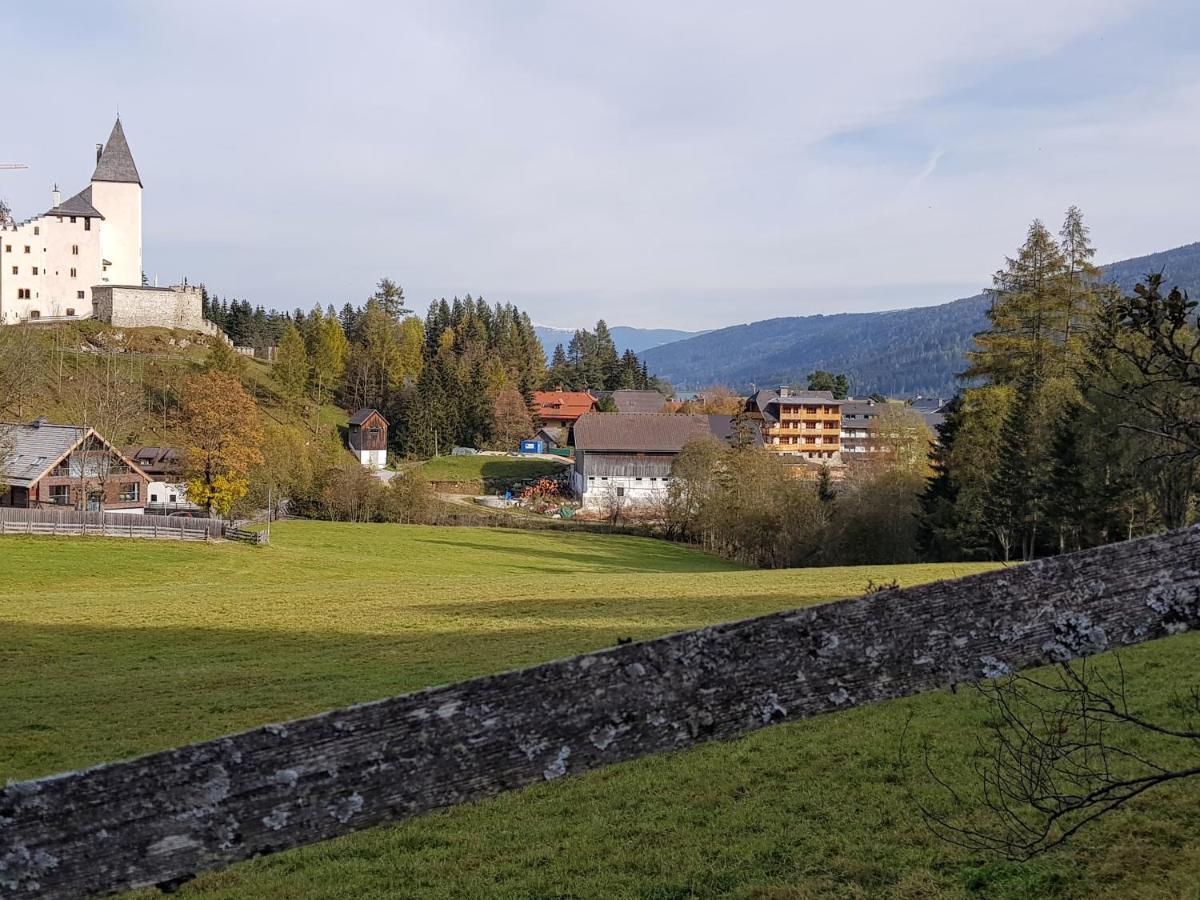 Burglodge Fischerkeusche Mauterndorf  Exteriör bild