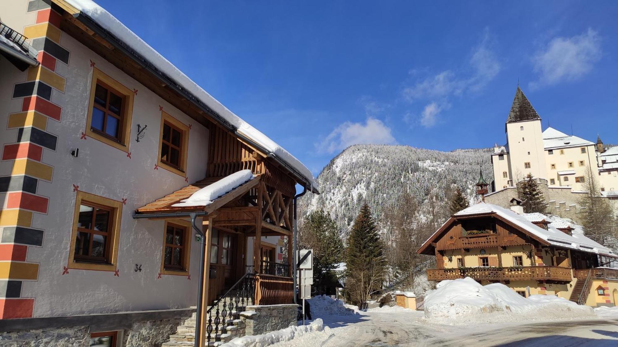 Burglodge Fischerkeusche Mauterndorf  Exteriör bild